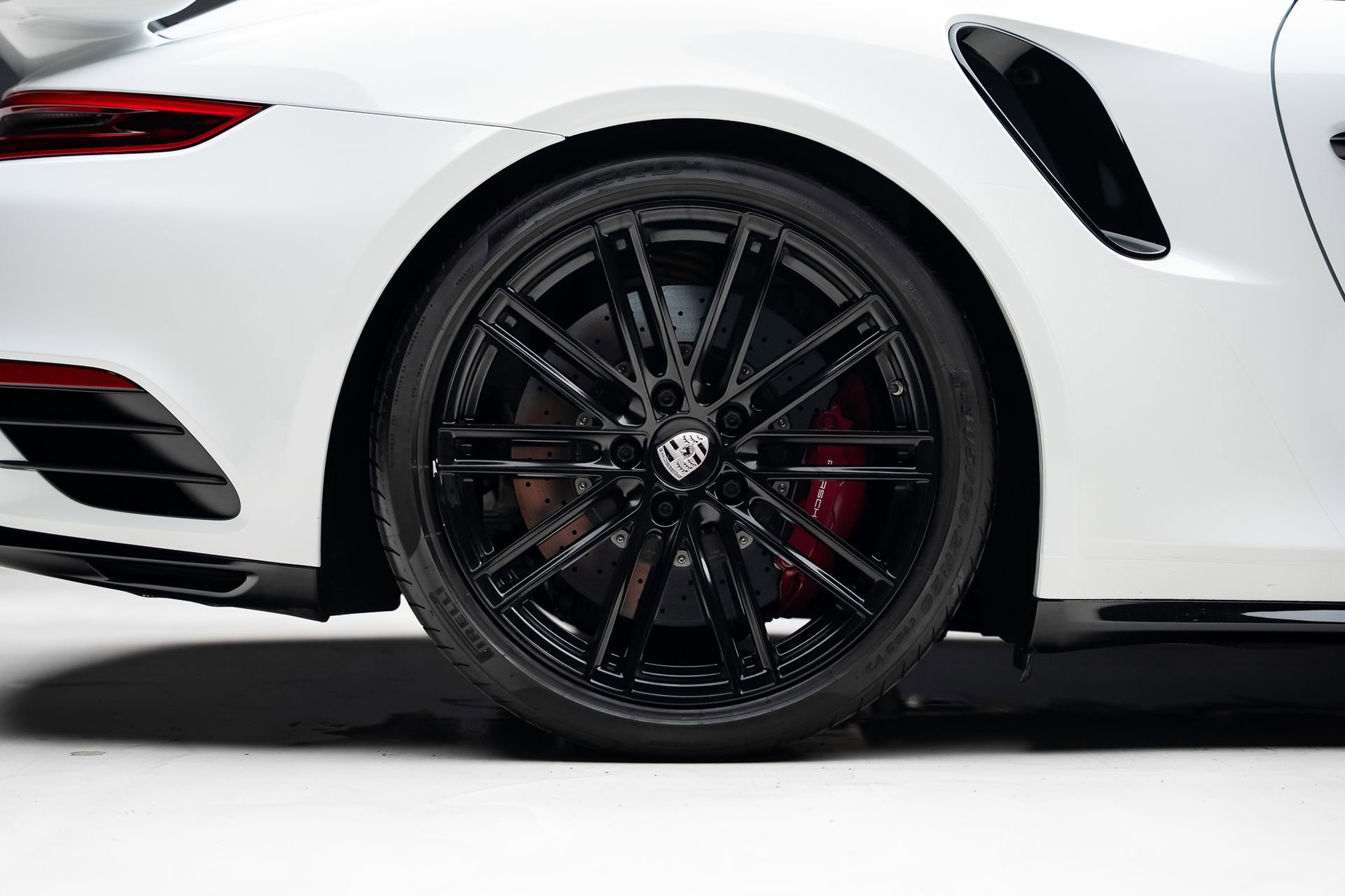 Used 2019 Porsche 911 Turbo image 40