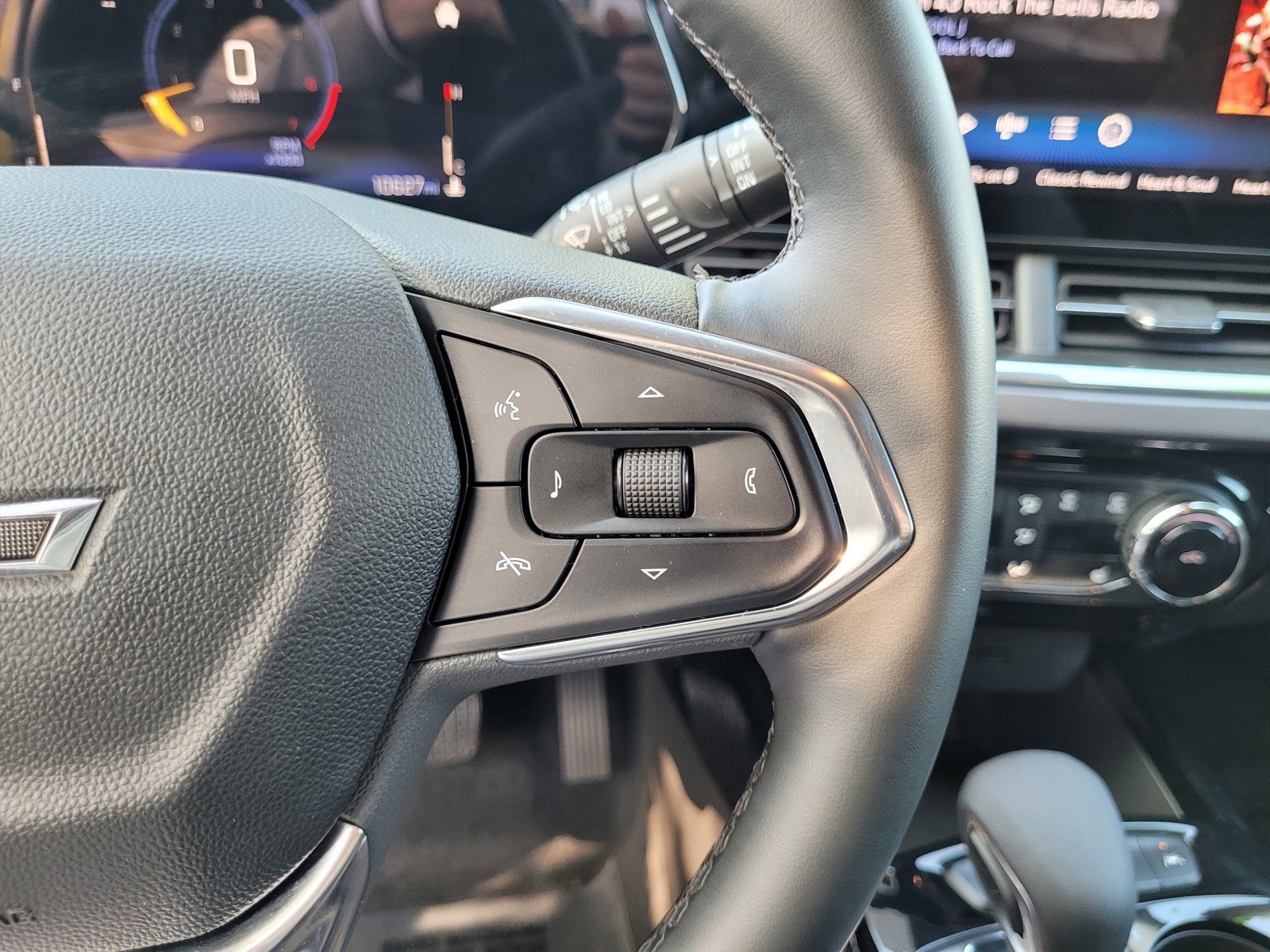 Used 2025 Chevrolet Trax ACTIV w/ Driver Confidence Package image 23