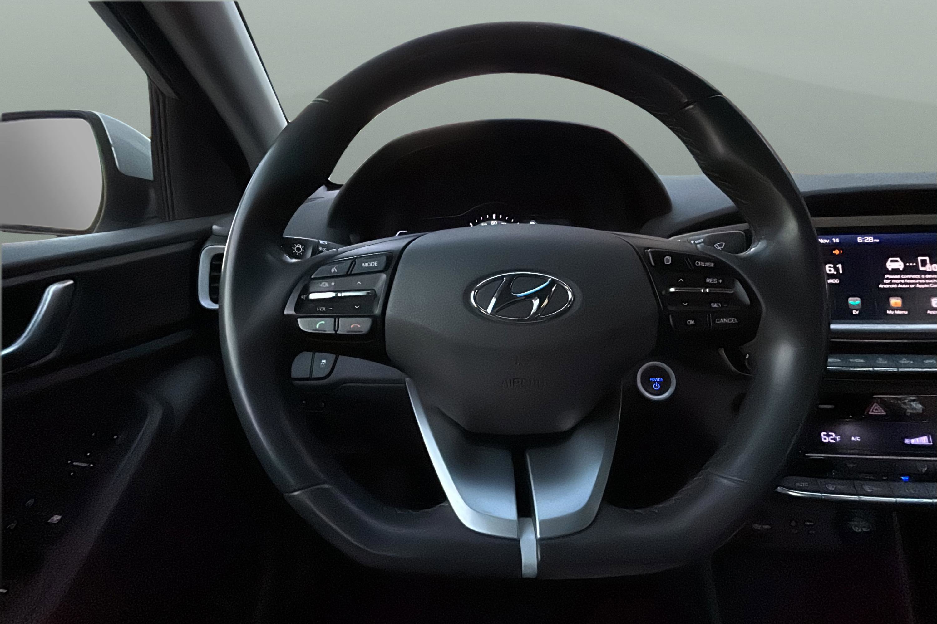 Used 2019 Hyundai Ioniq Electric FWD image 15