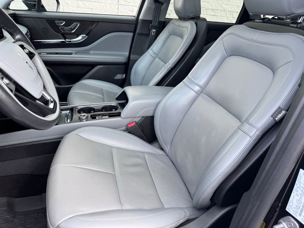 Used 2022 Lincoln Corsair AWD w/ Premium Package image 15