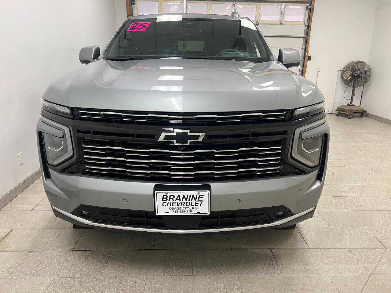 Used 2025 Chevrolet Tahoe High Country AWD/4WD image 7