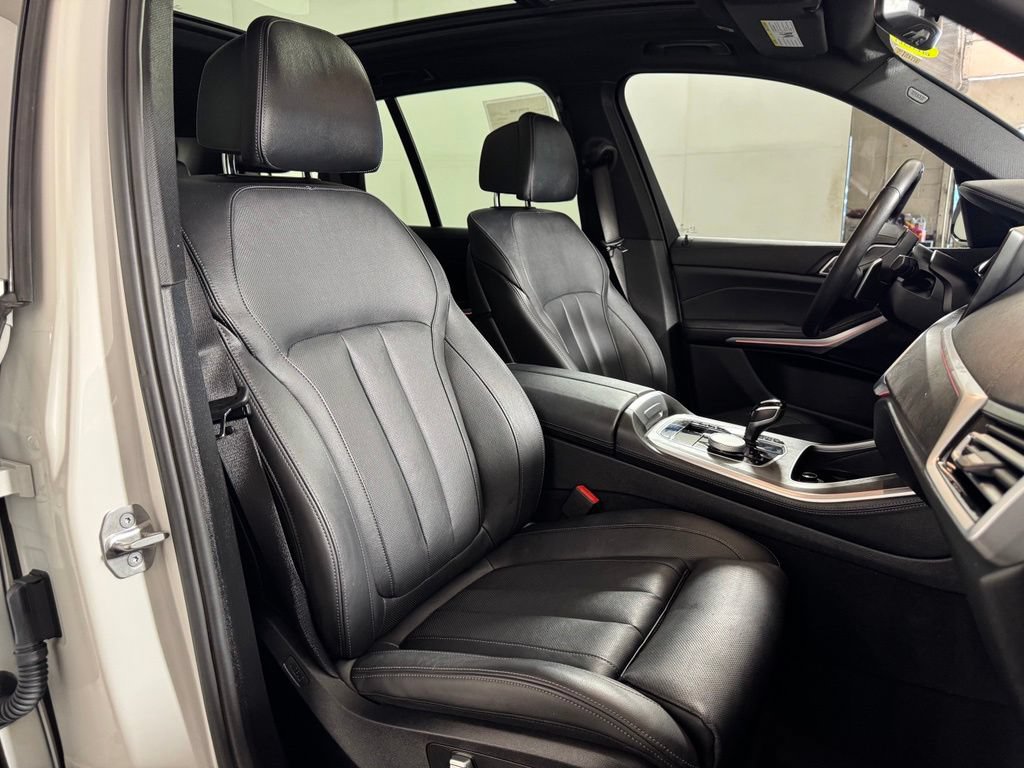 Used 2022 BMW X5 xDrive40i w/ Luxury Seating Package AWD/4WD image 9