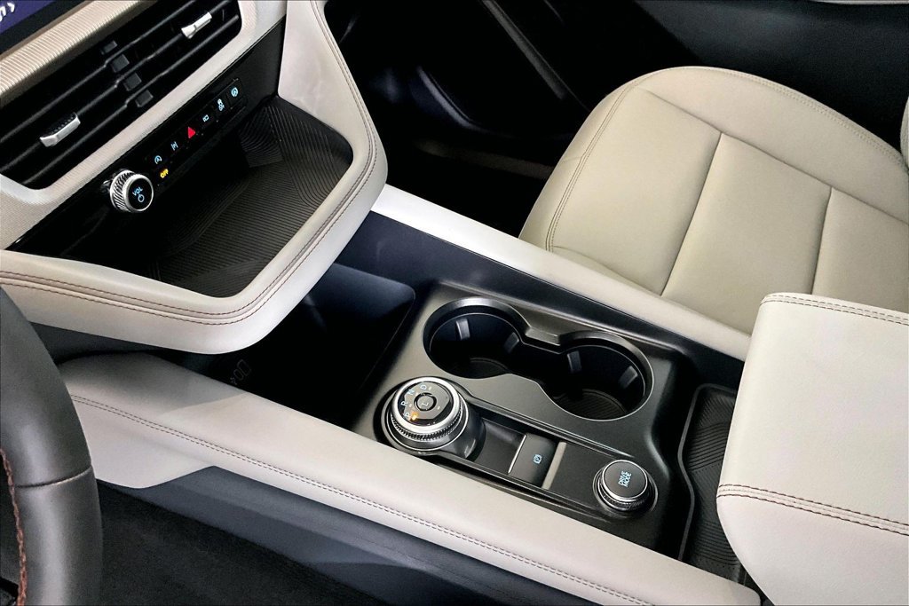 New 2027 Ford Explorer Active w/ Active Comfort Package RWD image 8
