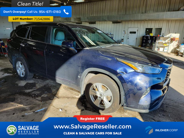Used 2023 Toyota Highlander LE FWD image 5