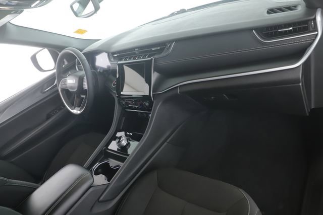 Used 2024 Jeep Grand Cherokee L Laredo w/ Luxury Tech Group I image 30