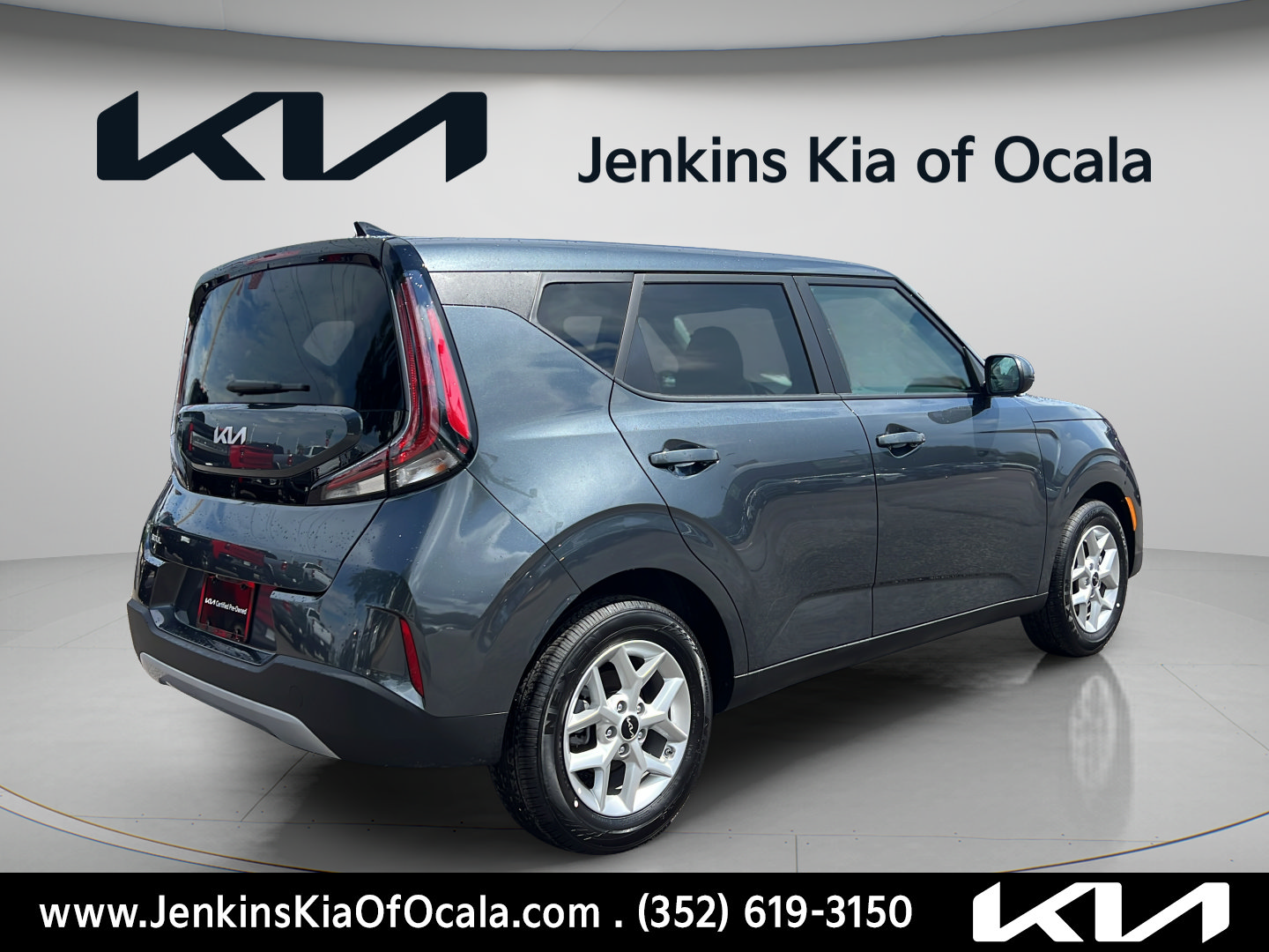 Certified 2025 Kia Soul LX w/ LX Technology Package FWD image 3