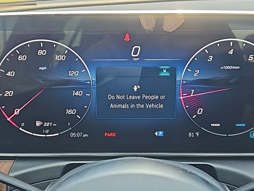 Used 2025 Mercedes-Benz C 300 4MATIC Sedan image 17