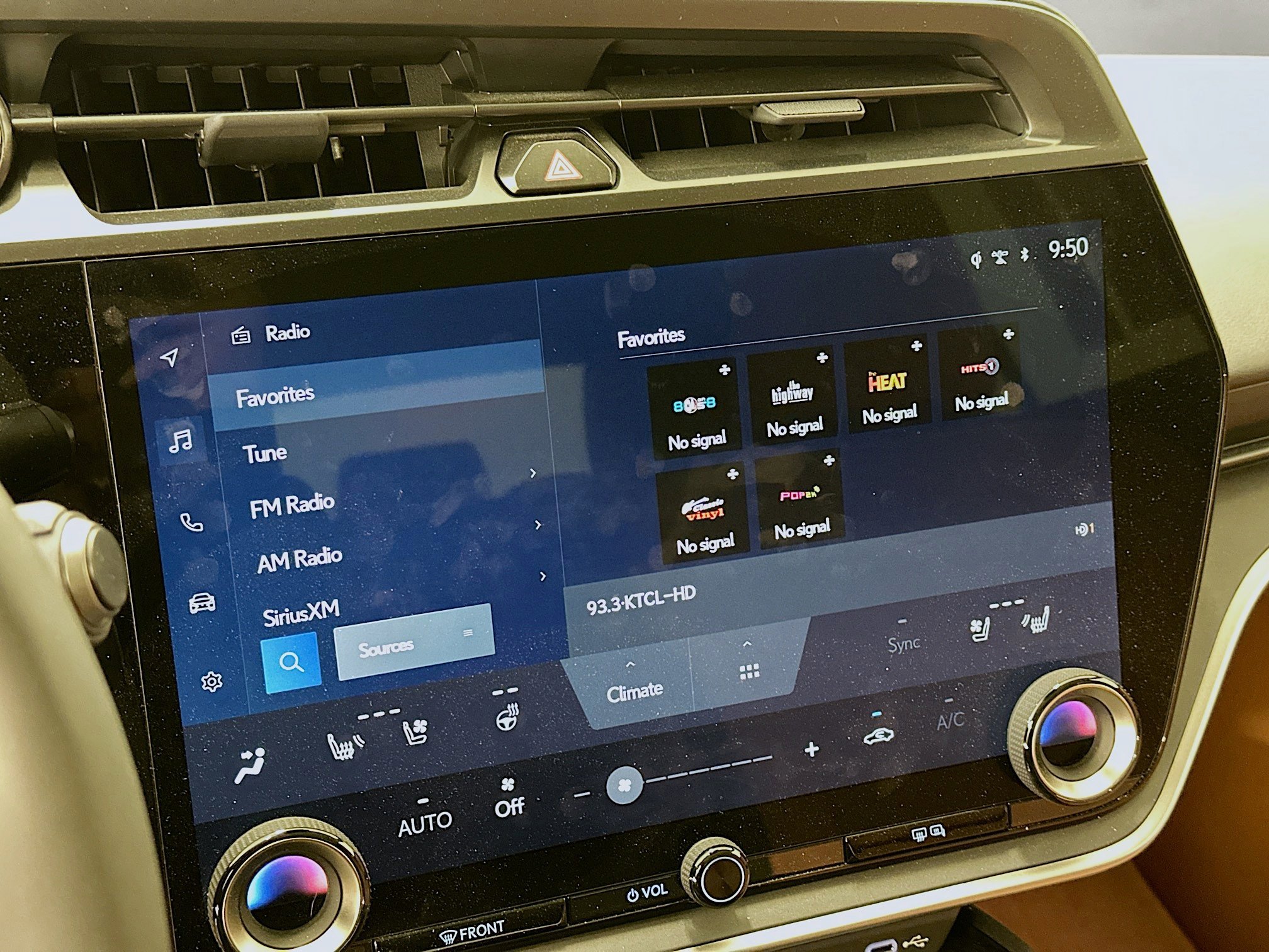 Used 2023 Lexus RZ 450e Premium w/ Accessory Package (Z1) image 21