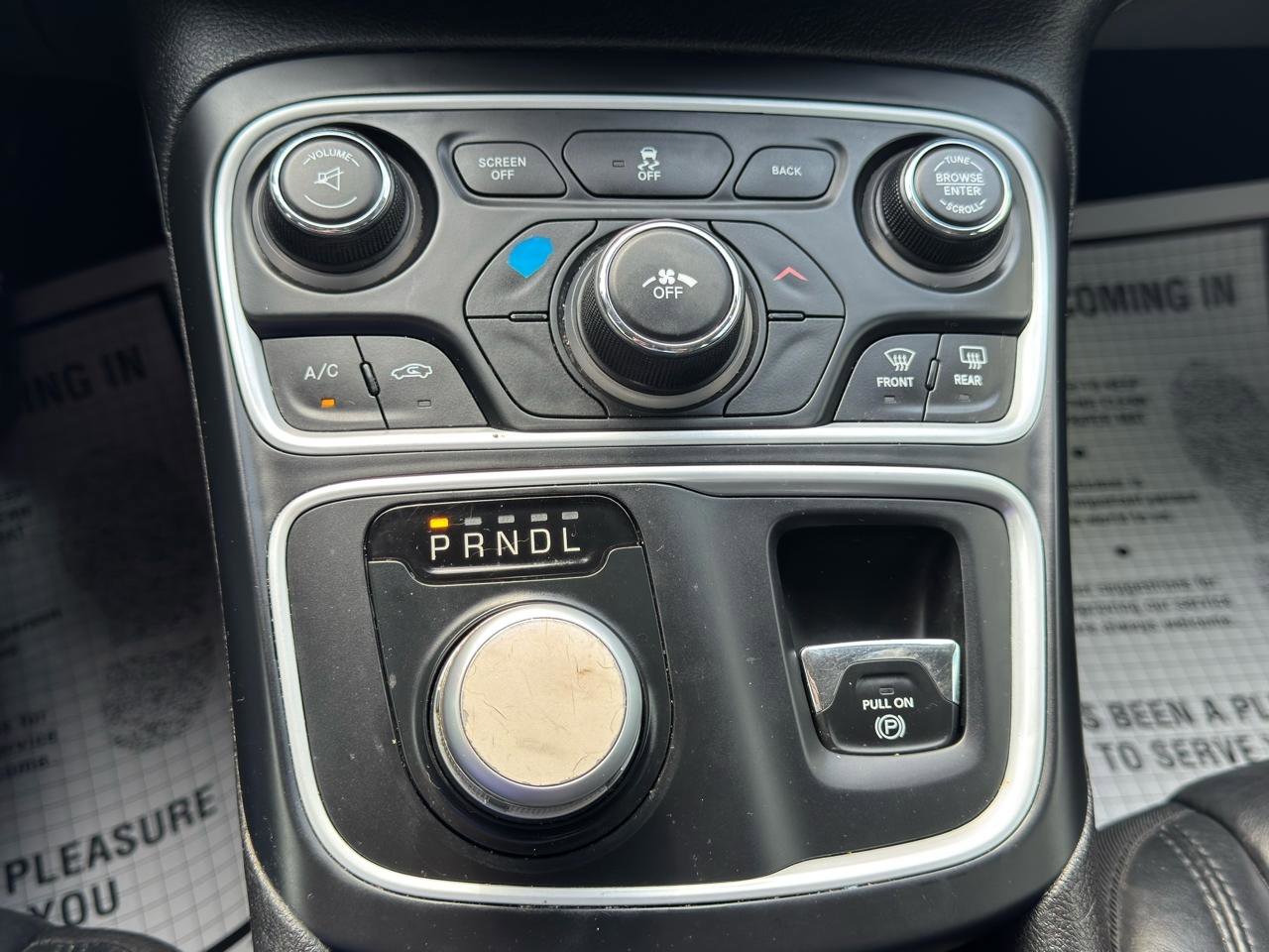 Used 2017 Chrysler 200 Limited Platinum image 24