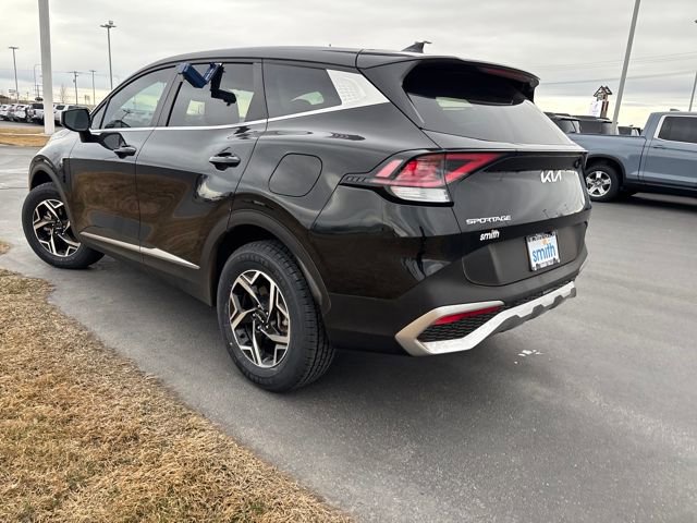 Used 2023 Kia Sportage LX image 5