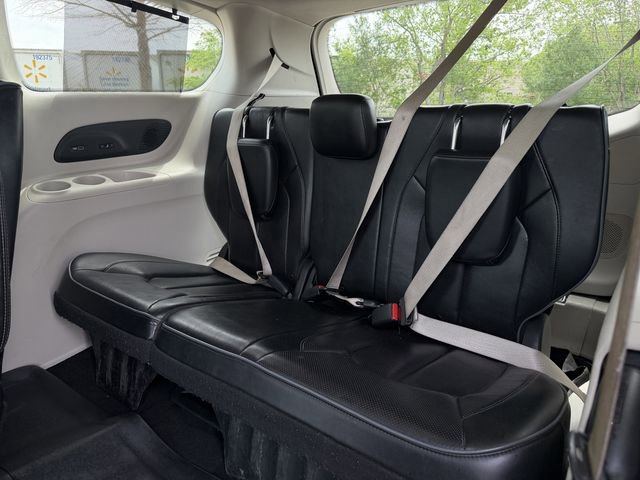 Used 2018 Chrysler Pacifica Limited w/ Tire & Wheel Group image 28