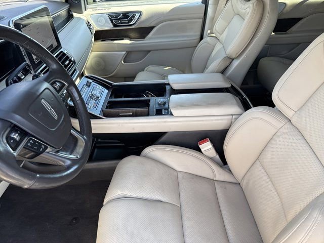 Used 2019 Lincoln Navigator Reserve AWD/4WD image 10
