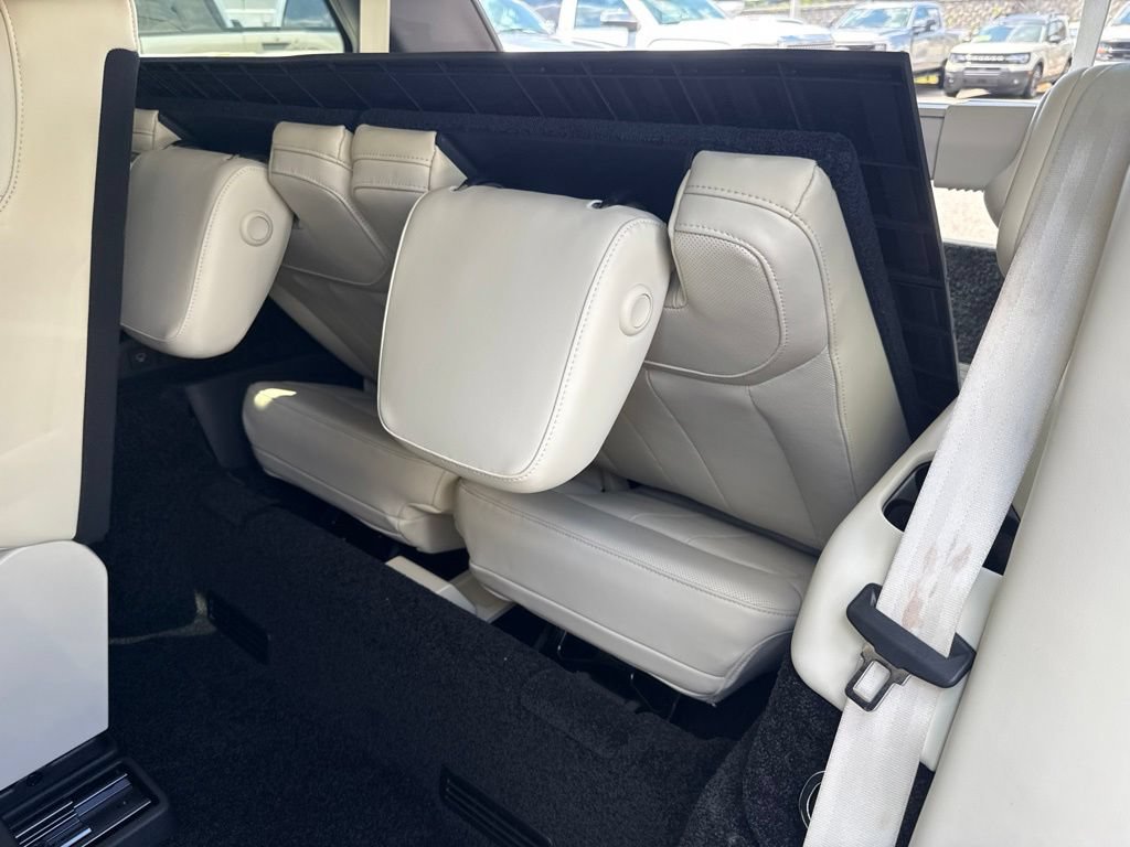 Used 2025 Land Rover Range Rover Long Wheelbase SE AWD/4WD image 14