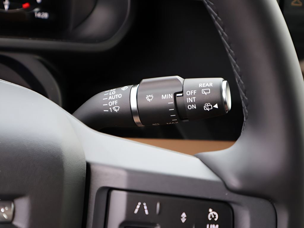 New 2026 Land Rover Defender 110 X-Dynamic SE image 33