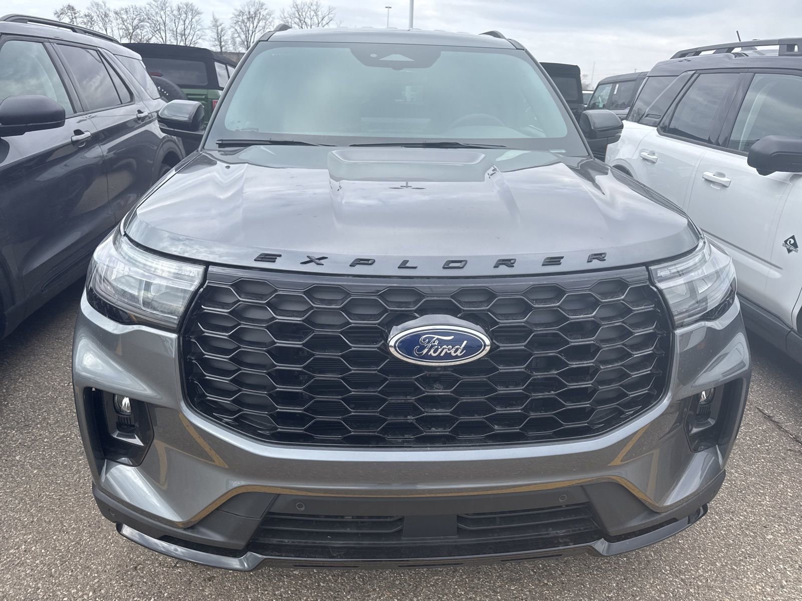 New 2026 Ford Explorer ST-Line w/ ST-Line Street Pack image 11