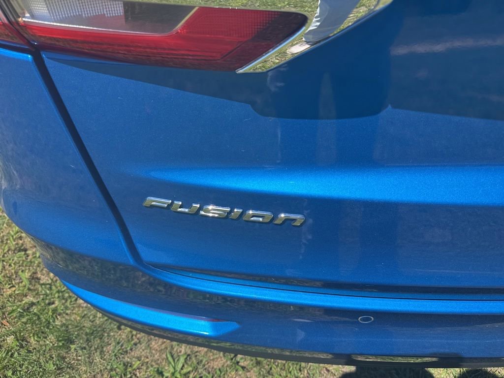 Used 2019 Ford Fusion SE FWD image 5