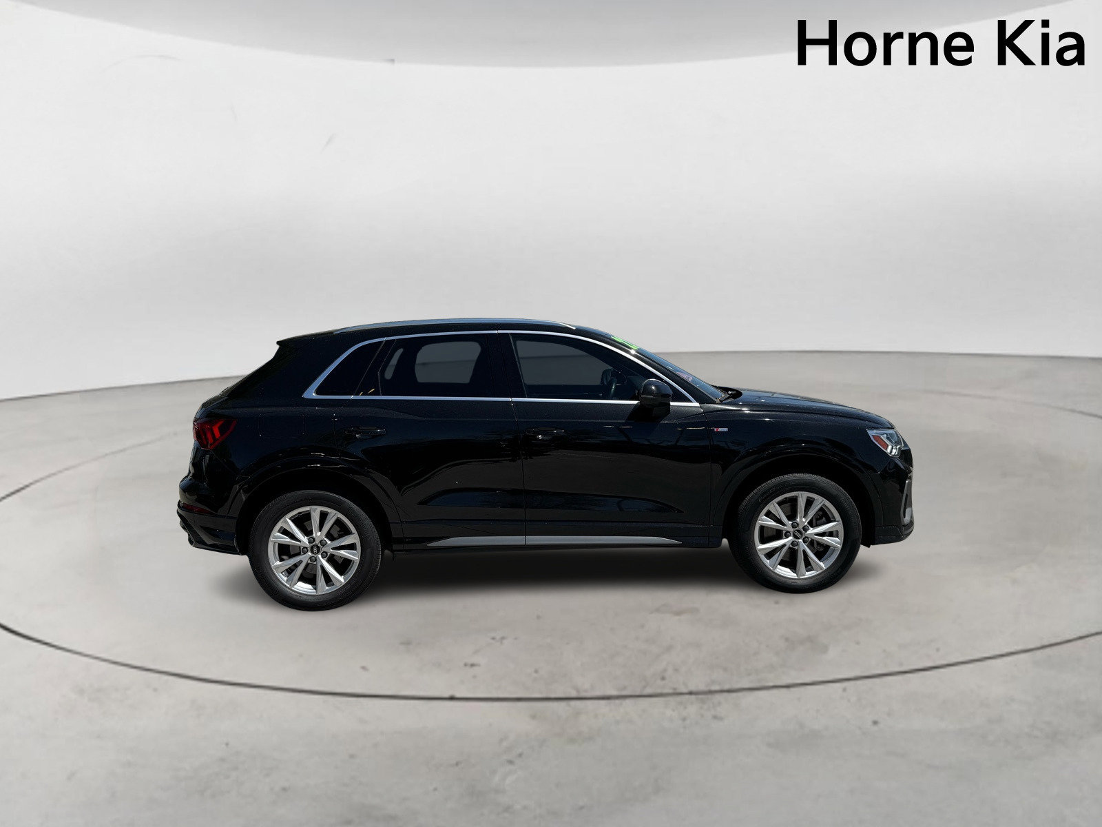 Used 2022 Audi Q3 2.0T Premium Plus image 3