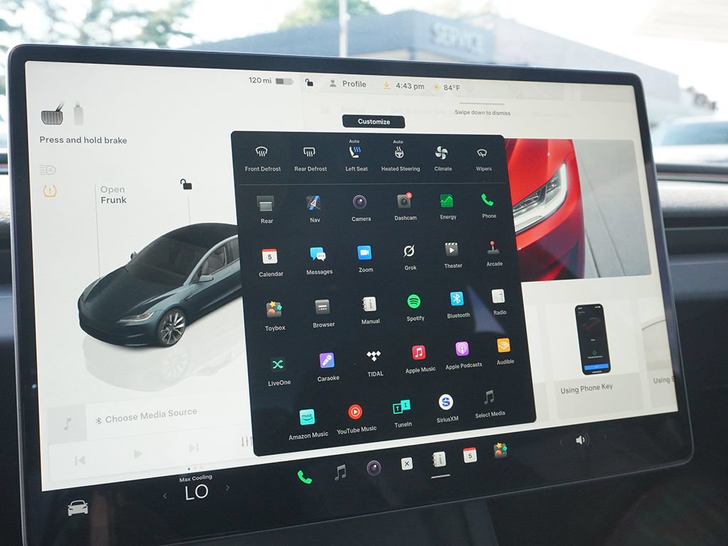 Used 2024 Tesla Model 3 Standard Range RWD image 39