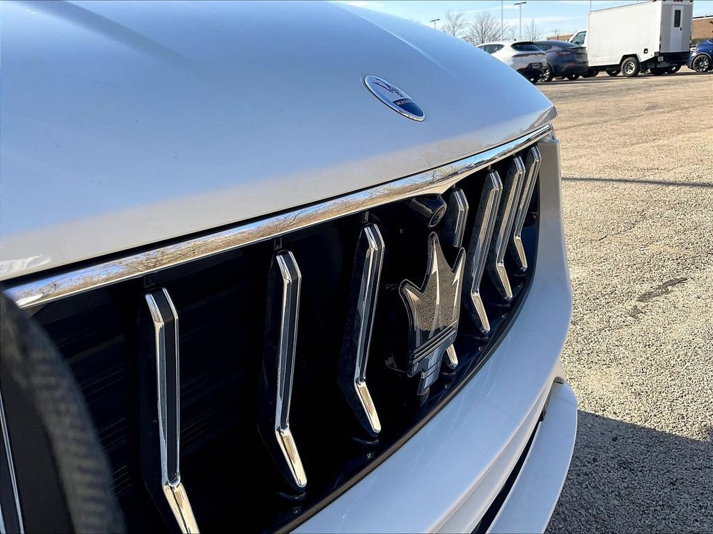 Used 2023 Maserati Levante GT AWD/4WD image 33