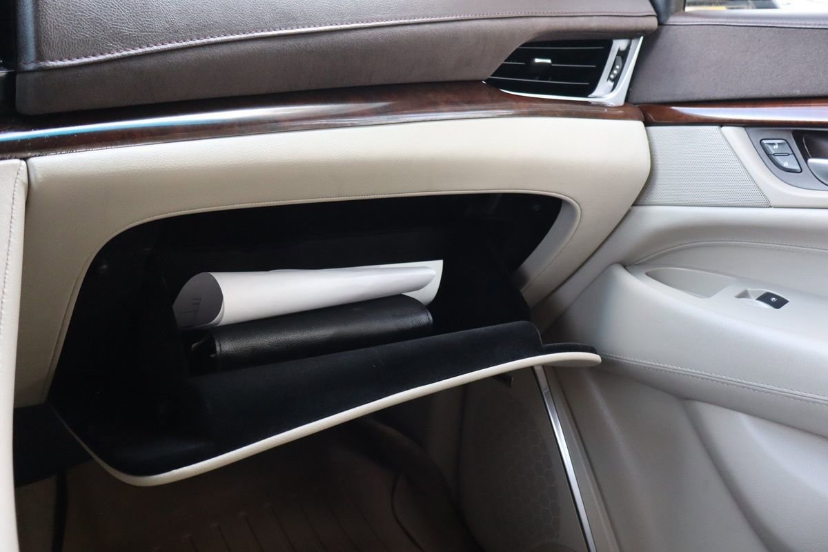 Used 2016 Cadillac Escalade ESV Premium image 39