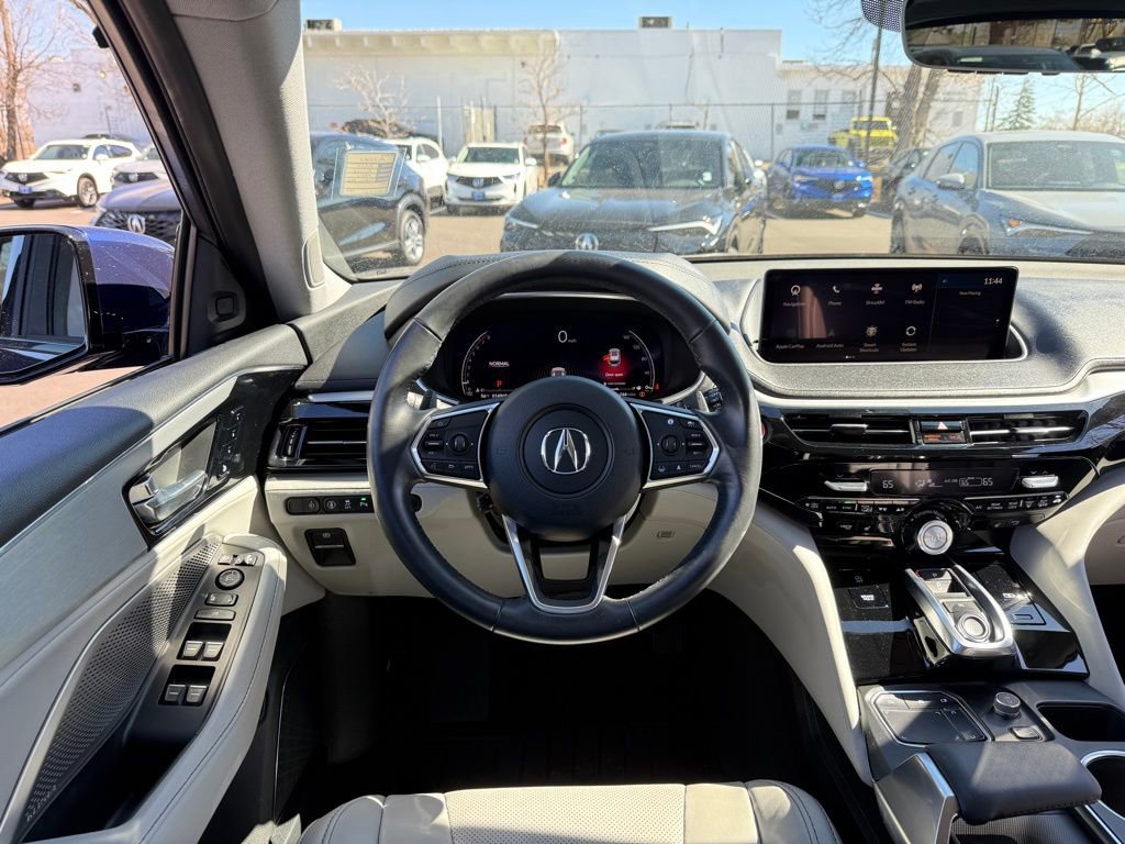 Used 2024 Acura MDX SH-AWD w/ Technology Package image 2