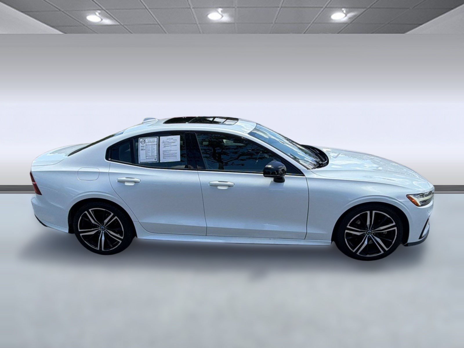 Used 2019 Volvo S60 T5 R-Design FWD image 8