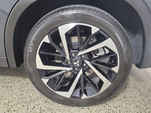 Used 2024 Mitsubishi Outlander SE image 8