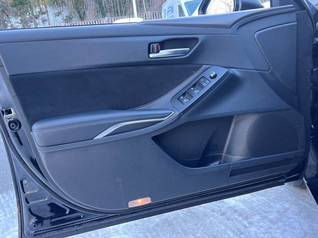 Used 2019 Toyota Avalon XSE w/ All Weather Liner Package image 12