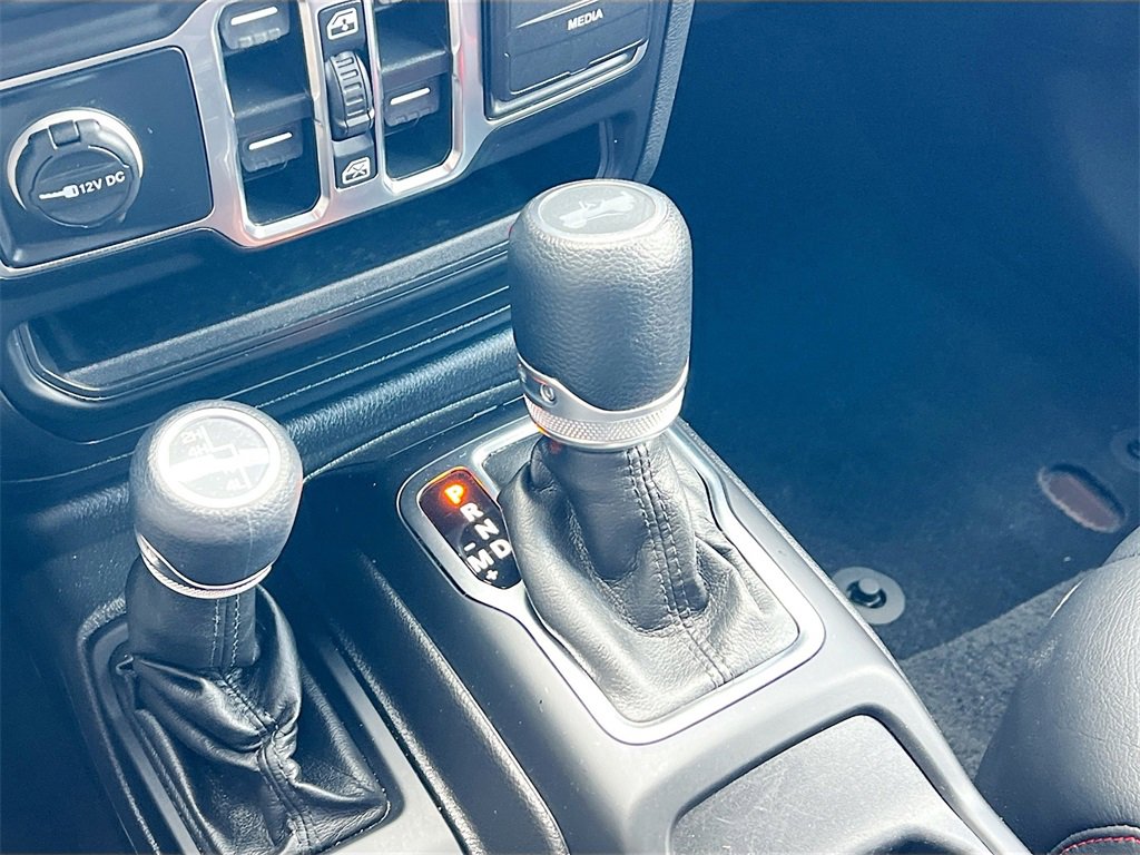 Used 2022 Jeep Wrangler Unlimited Sport image 16