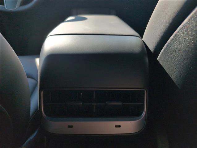 Used 2025 Tesla Model Y Long Range RWD image 19