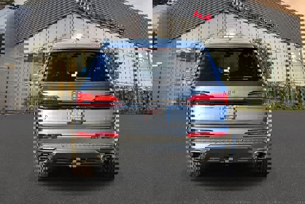 Used 2026 Audi Q7 3.0T Premium Plus w/ Premium Plus Package AWD/4WD image 5