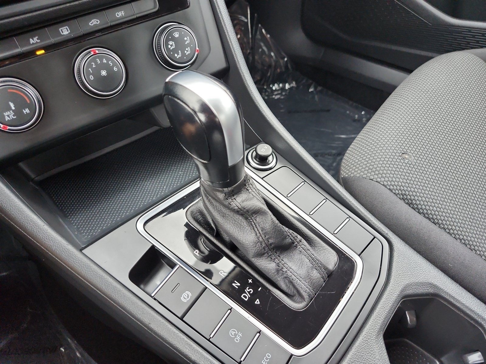 Used 2021 Volkswagen Jetta R-Line FWD image 19