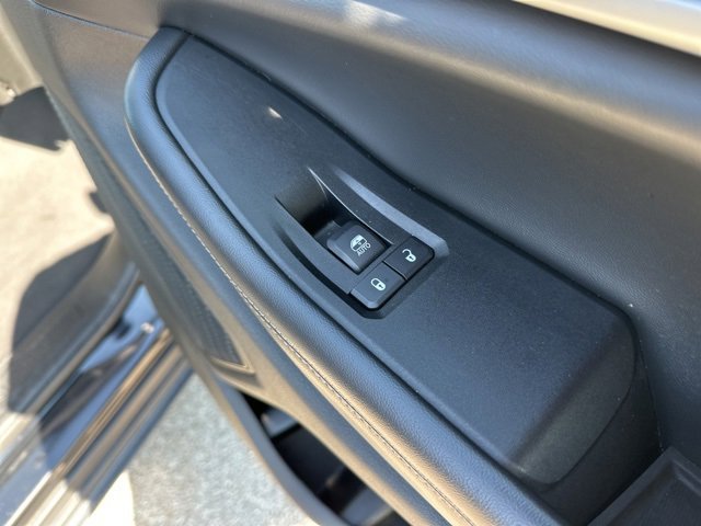 Used 2023 Jeep Grand Cherokee Limited w/ Black Appearance Package image 23