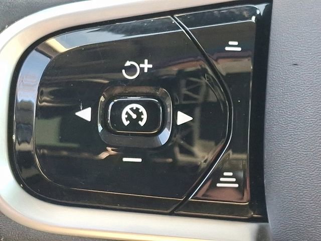 Used 2021 Volvo V60 T5 Cross Country w/ Climate Package image 24