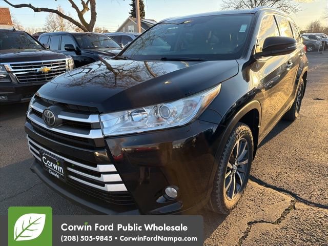 Used 2018 Toyota Highlander XLE w/ Carpet Mat Package (TMS)