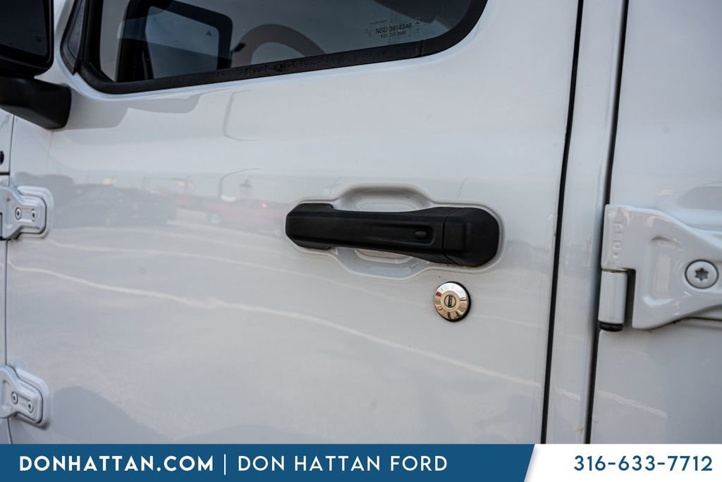 Used 2019 Jeep Wrangler Unlimited Sahara image 29