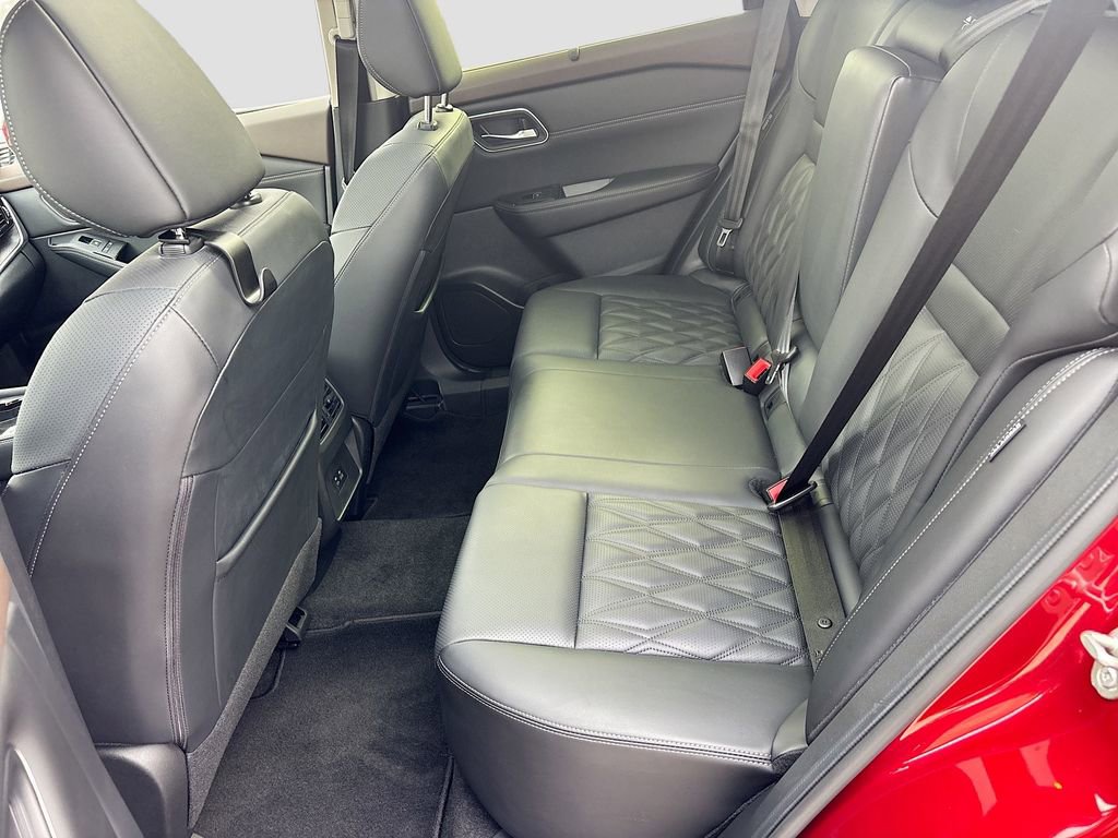 Used 2023 Nissan Rogue Platinum image 26