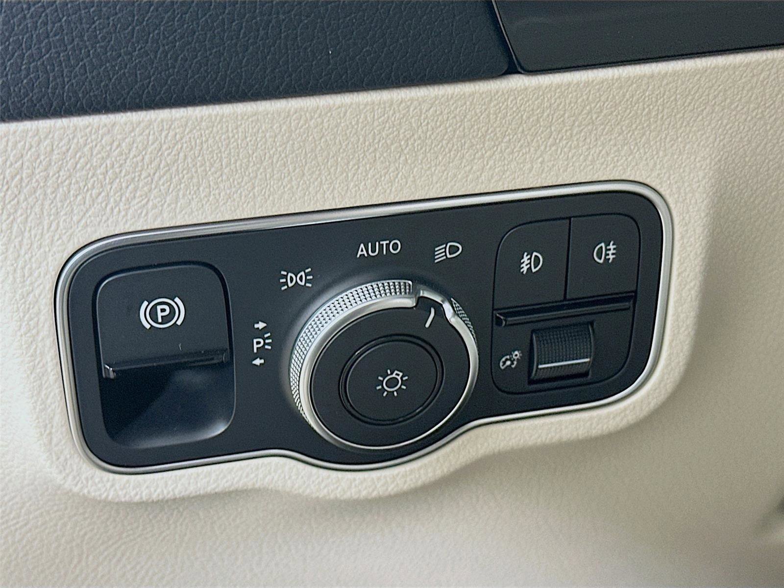 Certified 2026 Mercedes-Benz GLA 250 4MATIC image 10