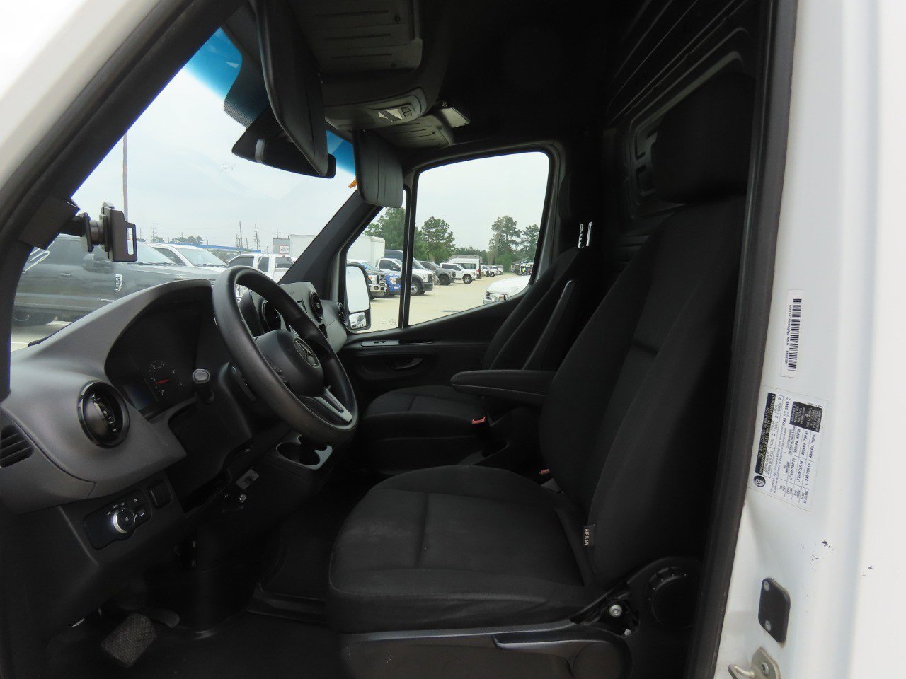 Used 2019 Mercedes-Benz Sprinter 144 Cargo image 18