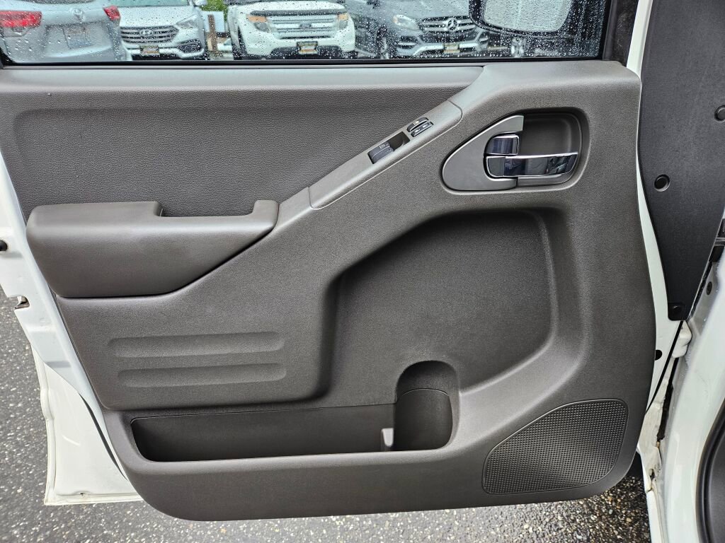Used 2020 Nissan Frontier SV RWD image 18