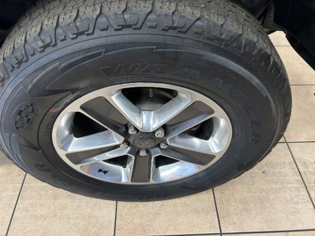 Used 2019 Jeep Wrangler Unlimited Sahara image 20