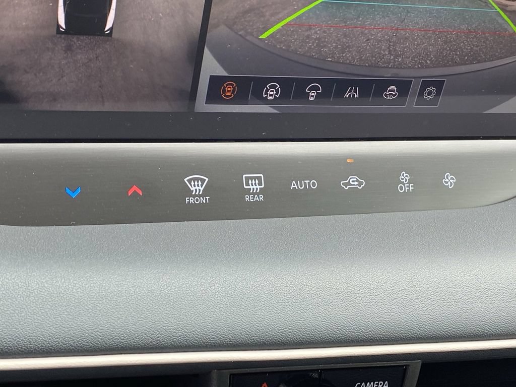New 2026 Nissan Leaf w/ Illuminated Package FWD image 16