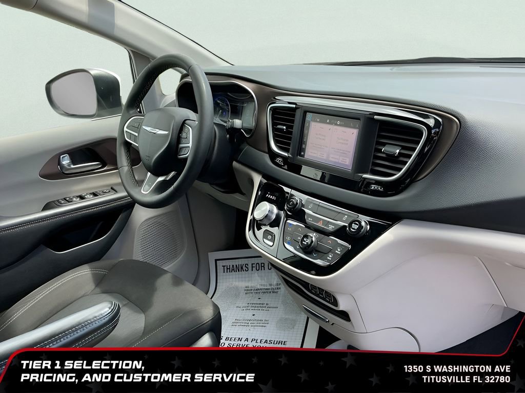 Used 2023 Chrysler Voyager LX FWD image 10