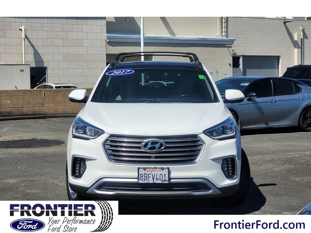 Used 2017 Hyundai Santa Fe SE image 3