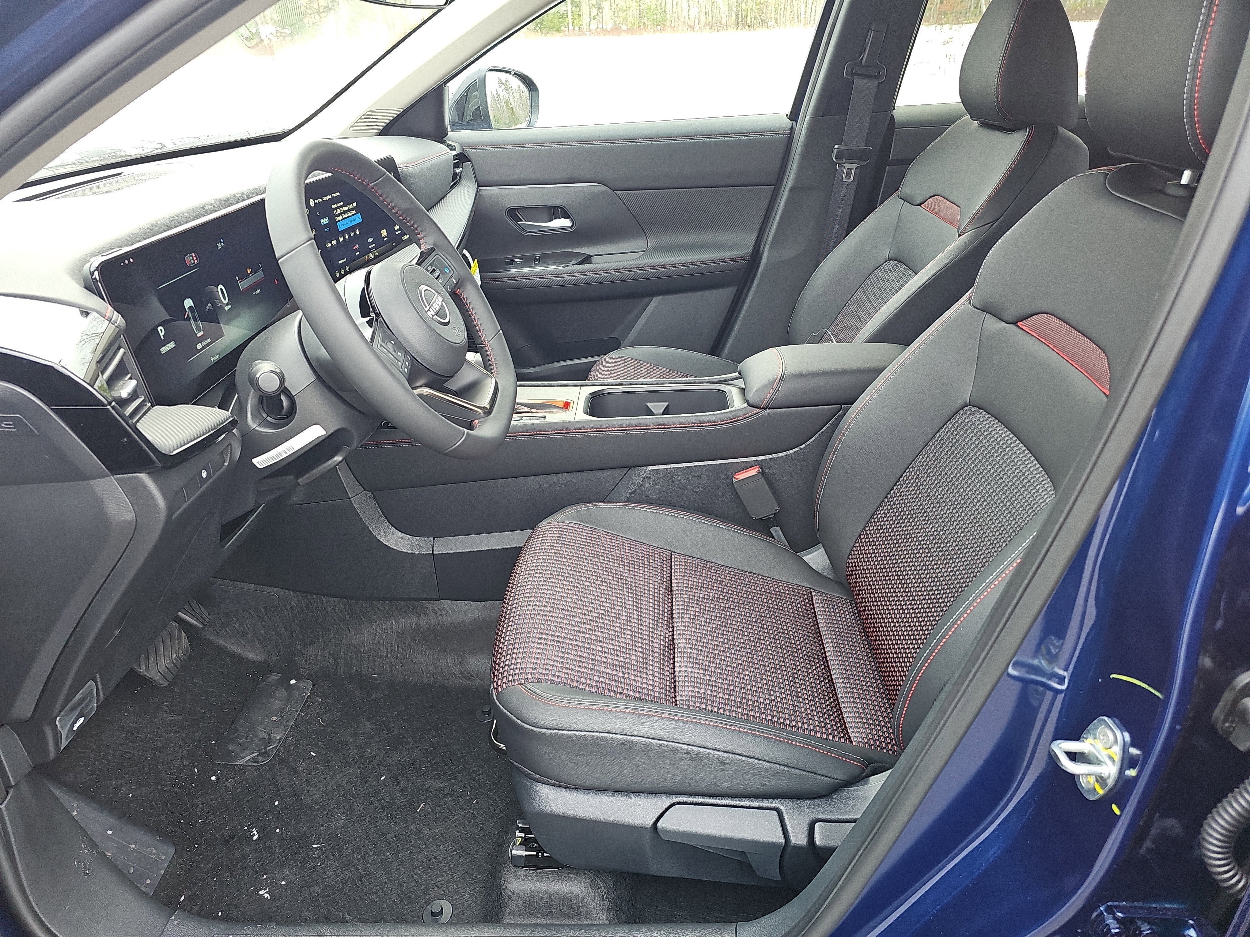 New 2026 Nissan Kicks SR w/ Cold Weather Package AWD/4WD image 4