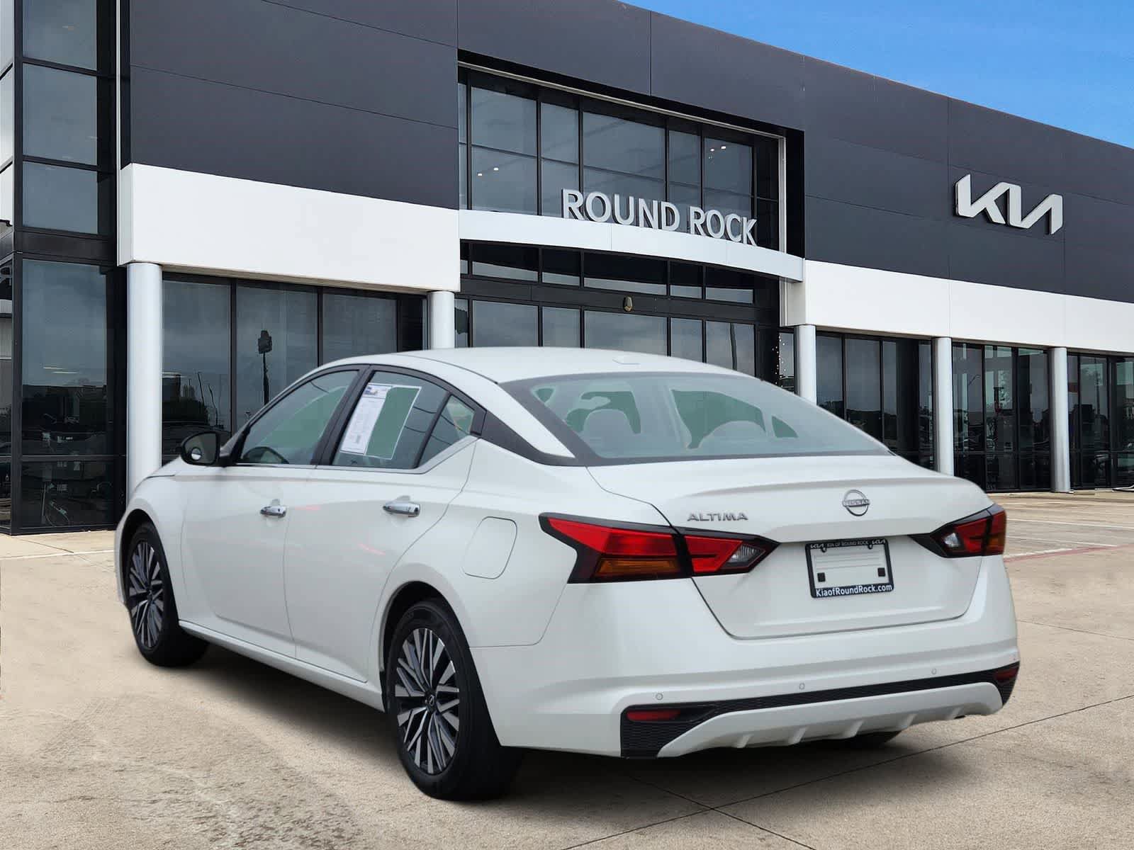 Used 2025 Nissan Altima 2.5 SV FWD image 6