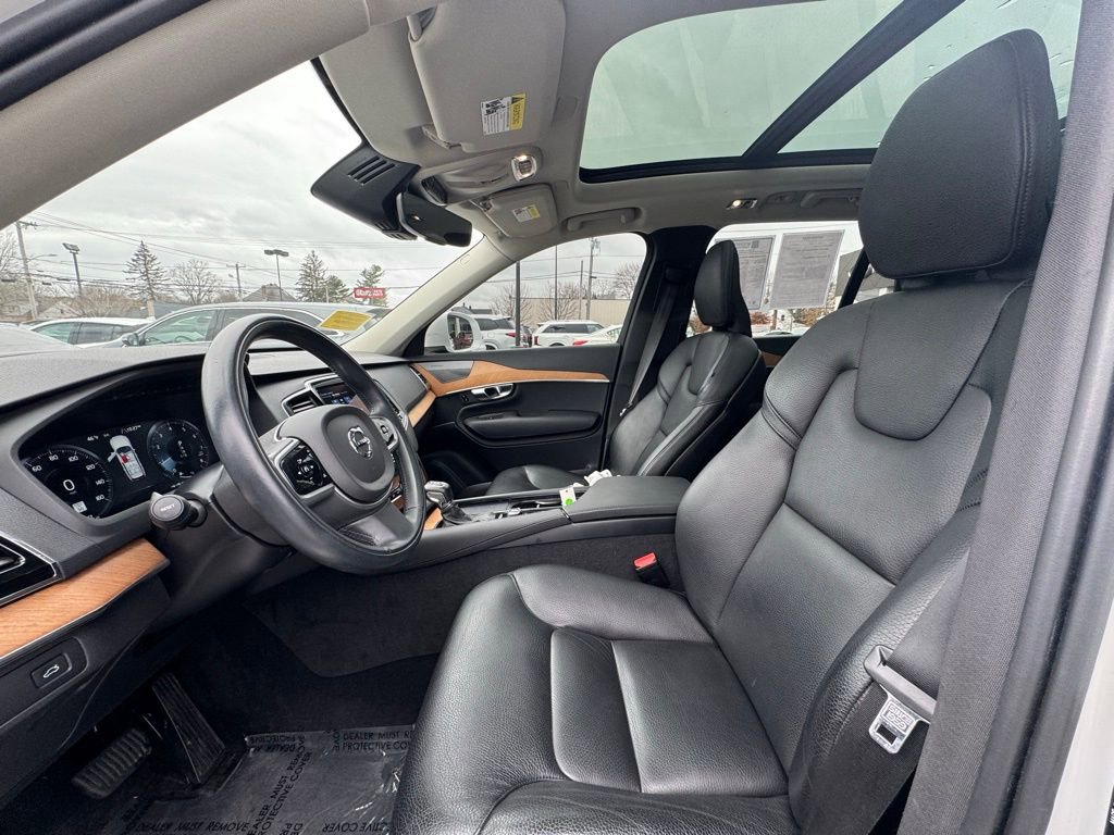 Used 2022 Volvo XC90 T6 Momentum w/ Advanced Package image 21