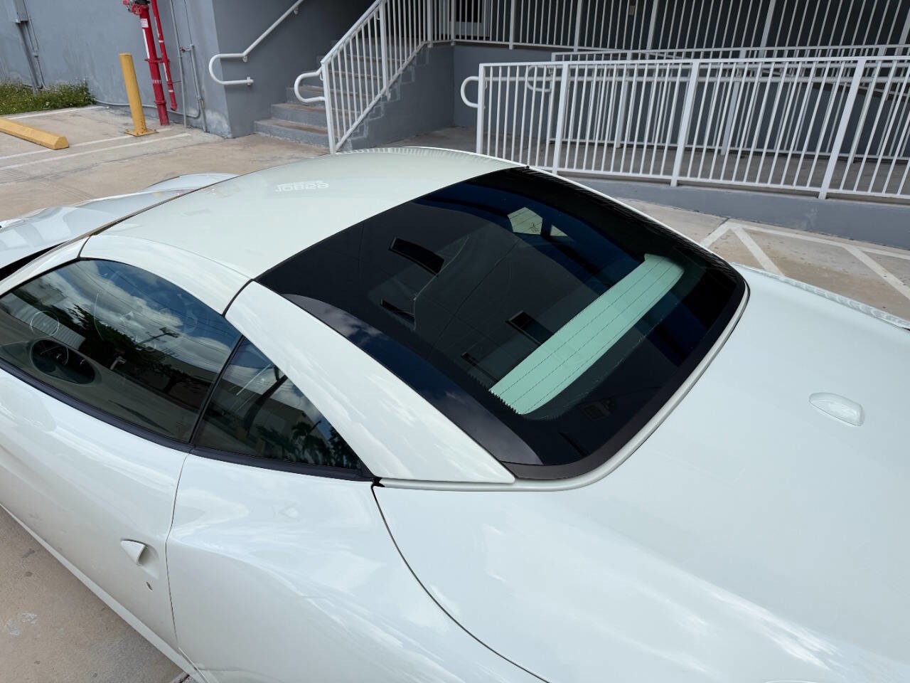Used 2015 Ferrari California T RWD image 33