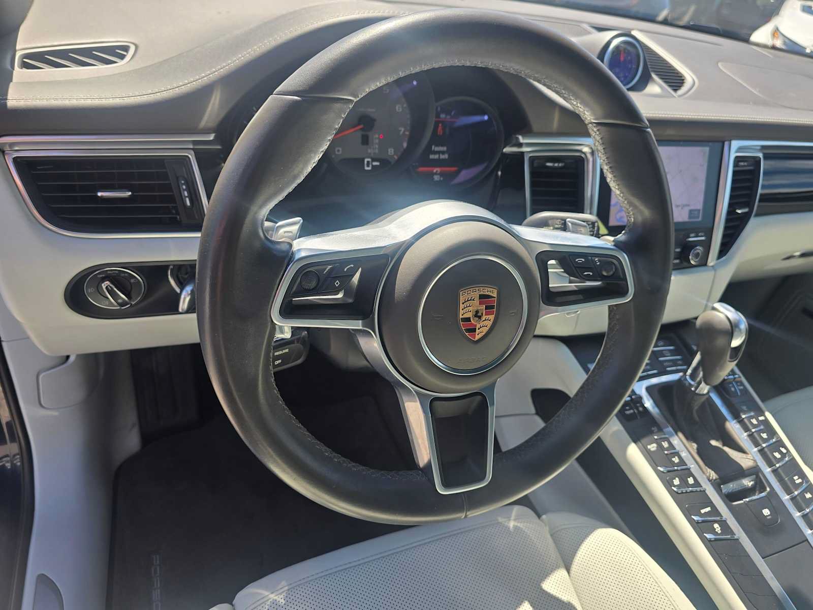 Used 2018 Porsche Macan S AWD/4WD image 26