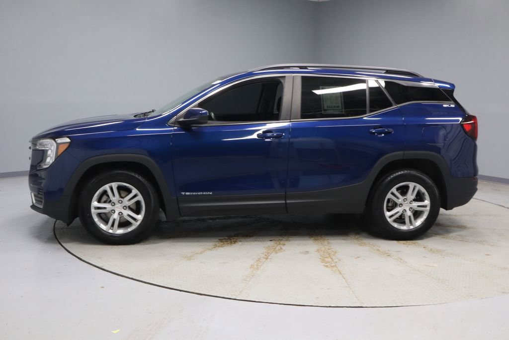 Used 2022 GMC Terrain SLE w/ Driver Convenience Package FWD image 5